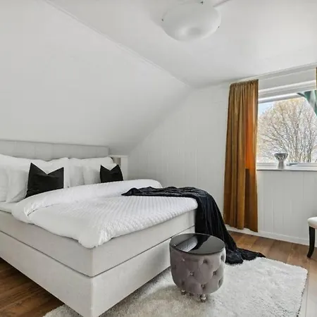 Stort Hus Sentralt 4 Roms Сasa de vacaciones Lillestrøm